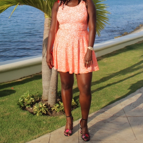 Guess skater dress - Picture 3 of 3